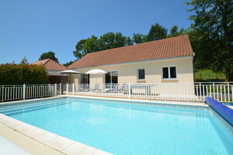 Vakantievilla La Roseraie prive zwembad Corrèze Frankrijk Domaine du Panorama