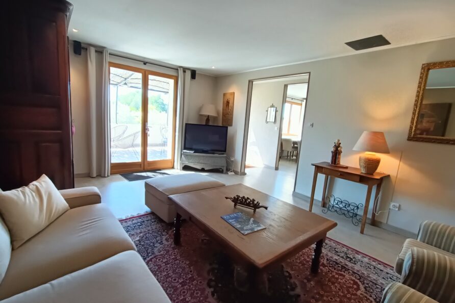 Gezellige ruime woonkamer vakantiehuis Provence Frankrijk La Ferme Residence Les Belles Heures