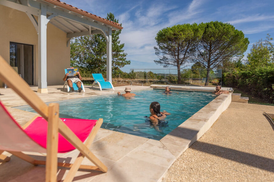 Heerlijk ruim prive zwembad vakantiewoning in Sérignac de lot